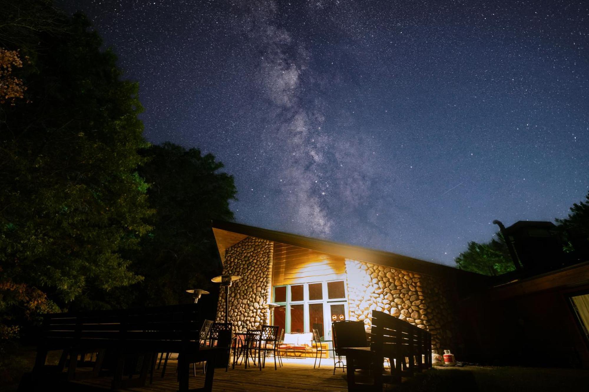 Whitetail Lodge Saint Germain Exteriér fotografie